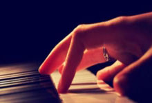 爱游戏体育：确定下跌！德转预热奥斯梅恩身价变化，最低降至5500万欧元.